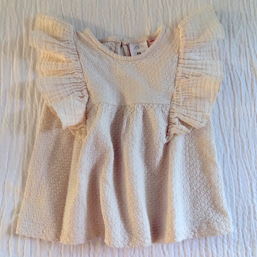 Girls sleeveless top size 2-3